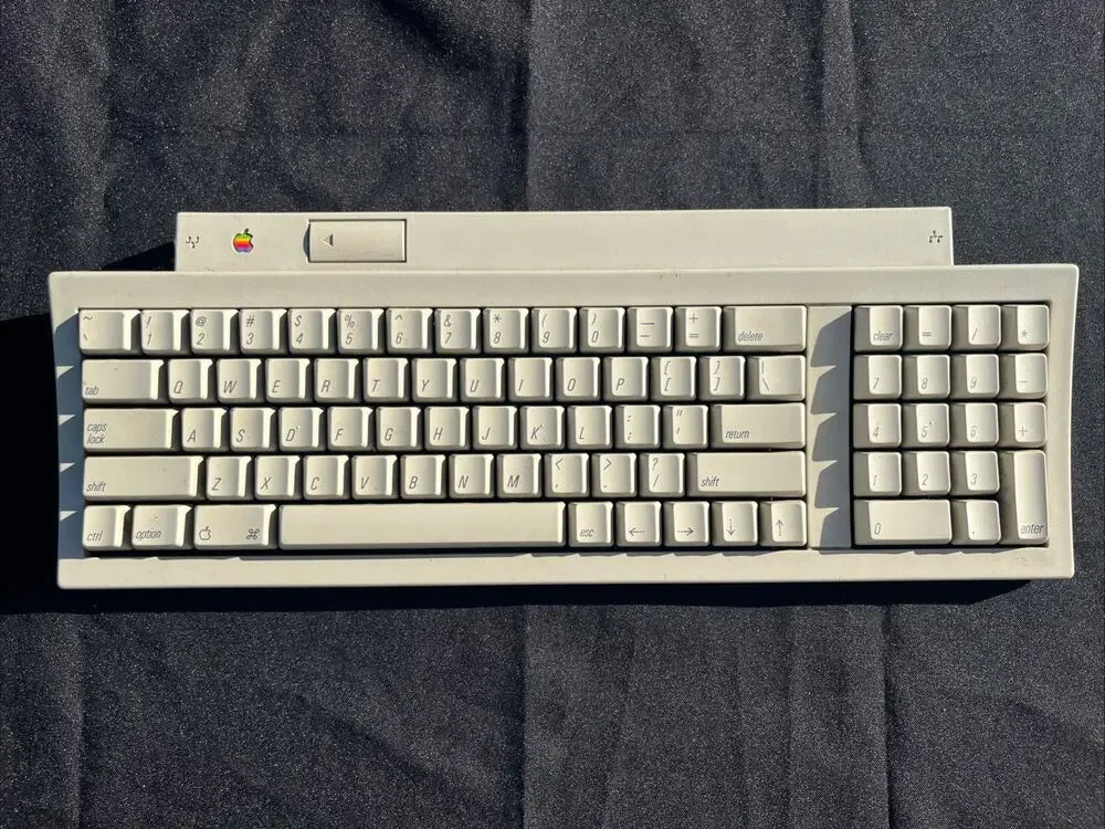 Vintage Apple Keyboard II M0487 ADB Mechanical Keyboard Beige Classic Macintosh